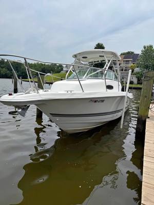 2003 Wellcraft 240 costal walk around