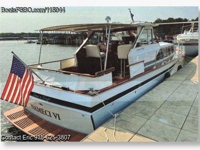 1964 Chris Craft Constellation — 37ft