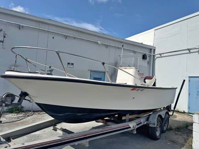 Róbalo 1971 all fiber glass have a Yamaha motor 225 in grate conditions only serious buyers only!!