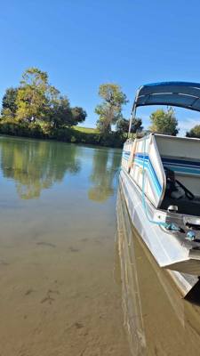1991 24 pontoon boat 90hp