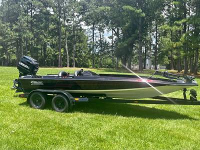1991 Blazer Bass boat