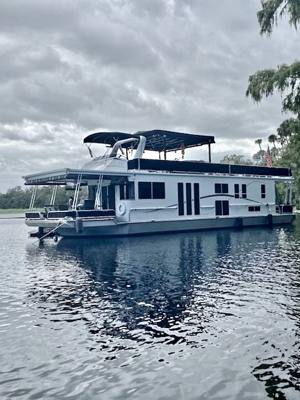 2001 60' Horizon Houseboat