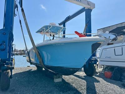 2022 Sailfish 242 CC