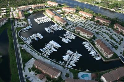 Boat Dock For Rent in Jupiter, Florida at The Bluffs Marina