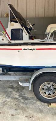 1990 Boston whaler 19 ft outrage