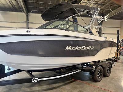 2024 MasterCraft XT22T