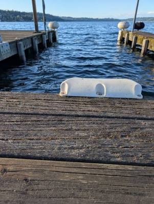 Moorage with boat lift - Lake Sammamish
