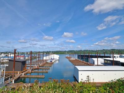 Boat Moorage – Covered & Open Slips – Harbor 1 Marina (Marine Drive, Portland)