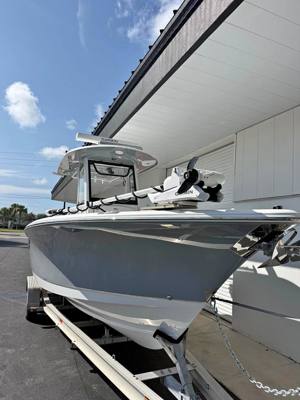 2020 Sea Hunt Game Fish 27 Coffin Box