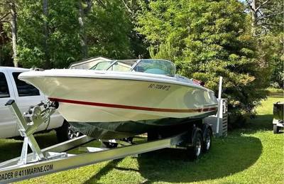 2001 Chris-Craft Launch 22 w/2025 Trailer Fresh Water Only