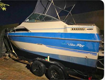 Sea ray boat