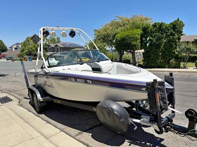 1997 20’ Ski Centurion Direct Drive Inboard