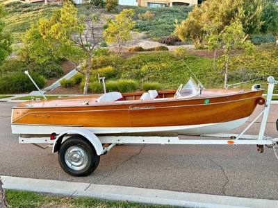1957 Chris Craft Cavalier Runabout 15’ Boat