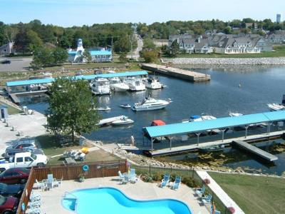 Queen's Cove Marina