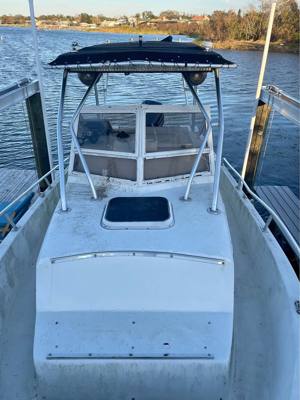 Mako 23’ cuddy cab