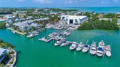 Dry boat slip for rent