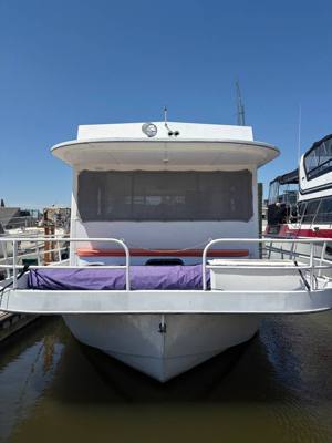 1987 50 Foot Hillburn houseboat with live aboard rights