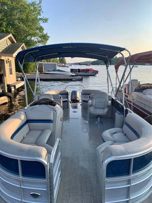 2020 South Bay 22ft tritoon