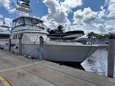 1986 Chris craft Commander 580