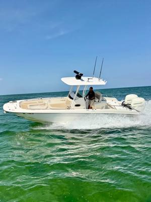 2017 Boston Whaler 270 Dauntless