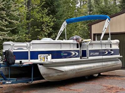 2002 Sylvan Mandalay 24’