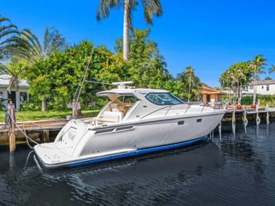 43' TIARA SOVRAN 2008 TWIN VOLVO IPS 600 DIESELS