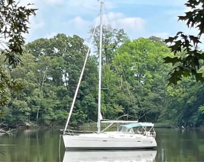 2005 Beneteau 343 Sailboat