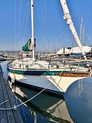 Bayfield 32 Sailboat