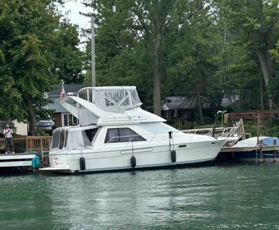 Bayliner 3788 Command Bridge - REDUCED PRICE