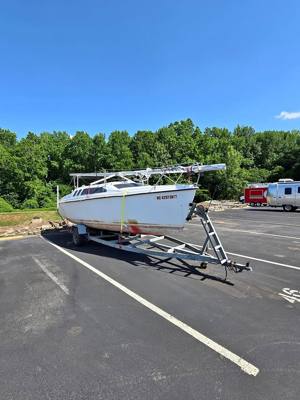 1993 Hunter 23 Sail Boat for Sale