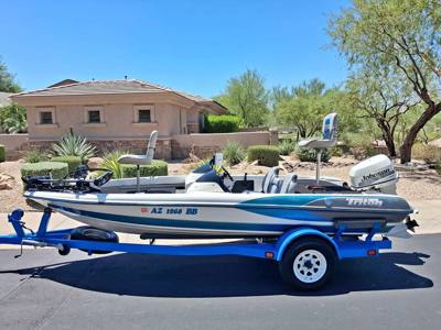 1997 Triton 17' Bass Boat