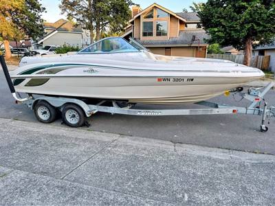 1999 Sea Ray Sundeck 210 w/ Calkins Trailer