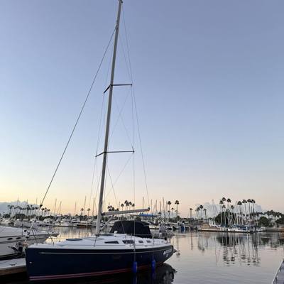 2004 Hunter 36