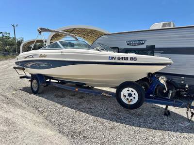 Boat — 2001 Rinker Captiva 212.