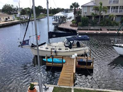Island Packet sailboat. 1988 cutter rigged 27’.