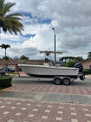 Se vende bote Mako 23’