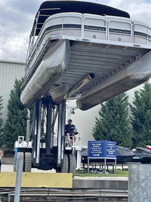 2007 Premier grand magestic 250, 10' beam!