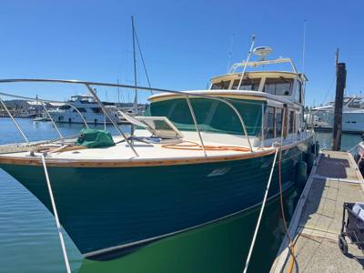 1980 41’ Roughwater PH