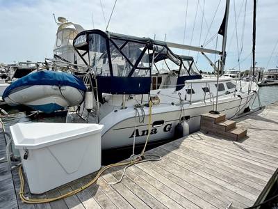 2006 Hunter 41 Deck Salon