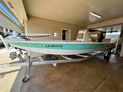 2020 Avid Bay Boat with Yamaha VMAX Outboard