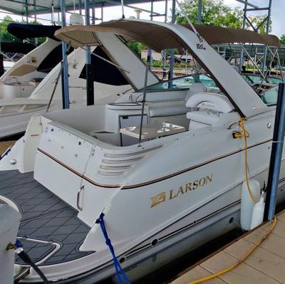 2004 Larson 310 Cabrio