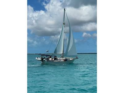 37' Island Packet Yachts IP 37