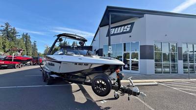 2018 Malibu 22VLX