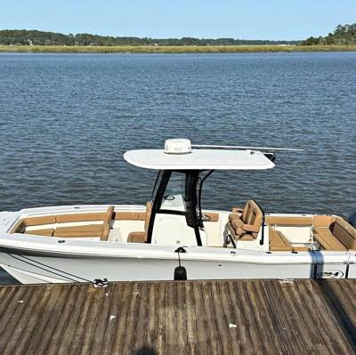 2022 Sea Hunt Ultra 27 SE
