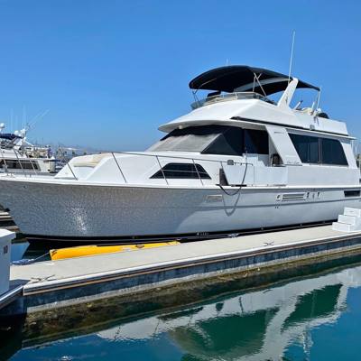 1990 Chris-Craft yacht
