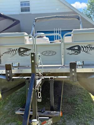 2001 manitou pontoon