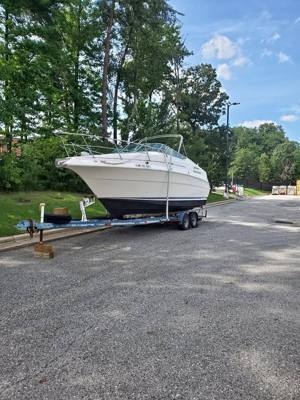 1995 Cruisers cabin cruiser