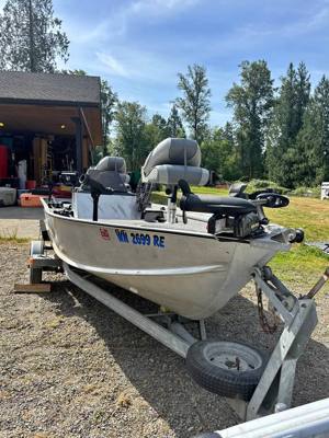 Bass boat 15”