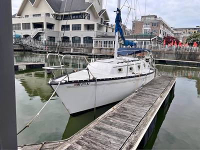 30’ Hunter 1980 For SALE , READ description