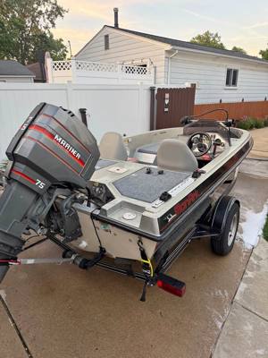 1988 Monark Boat 16 ft